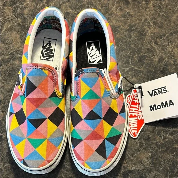 Vans Women’s/Kids MOMO Slip-On Sneakers size 5 women’s (3.5 men’s) - Picture 1 of 3